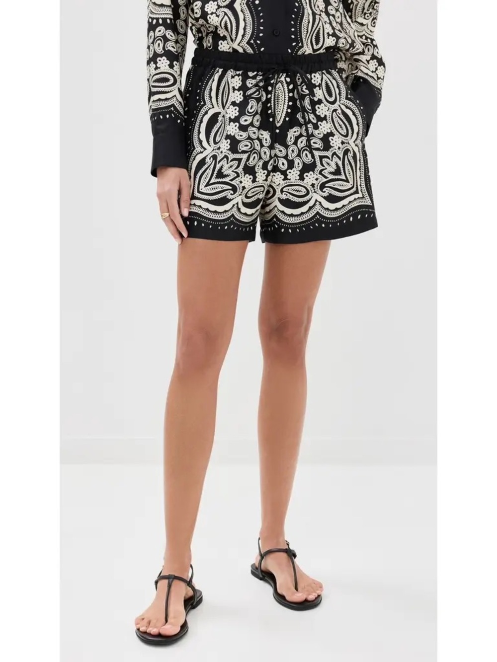 Nili Lotan Black & White Paisley Women’s Shorts - Picture 2 of 4